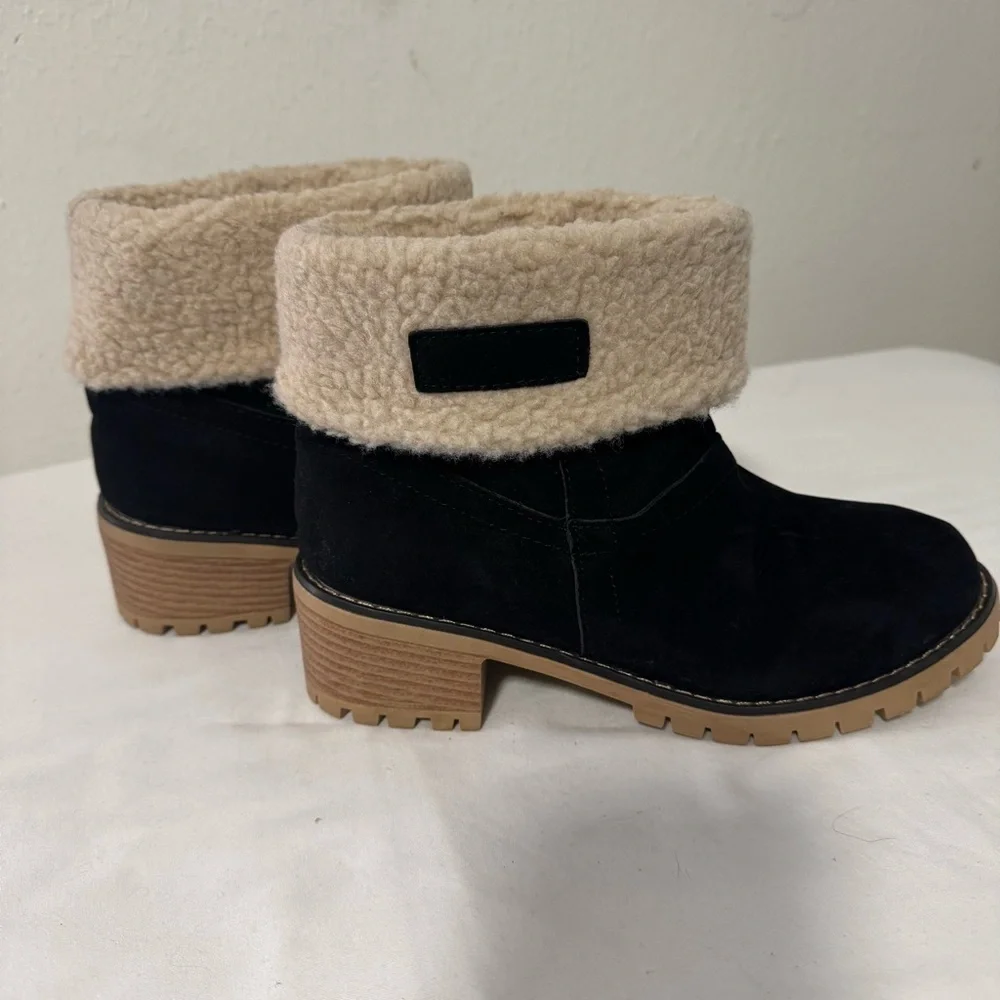 Women’s Sz 41 US 10 Snow Booties Winter Faux Fur Suede Square Heels Ankle Boots